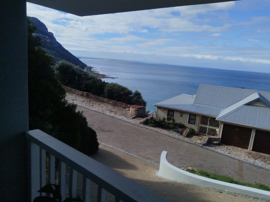 To Let 4 Bedroom Property for Rent in Glencairn Western Cape